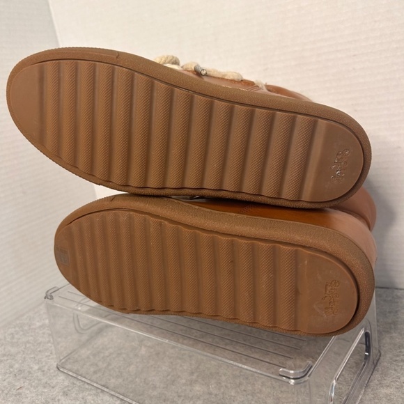 NEW COACH Women’s Monroe Shearling Boots Sz 7.5B Brown Lace & Strap Closure - Picture 10 of 10